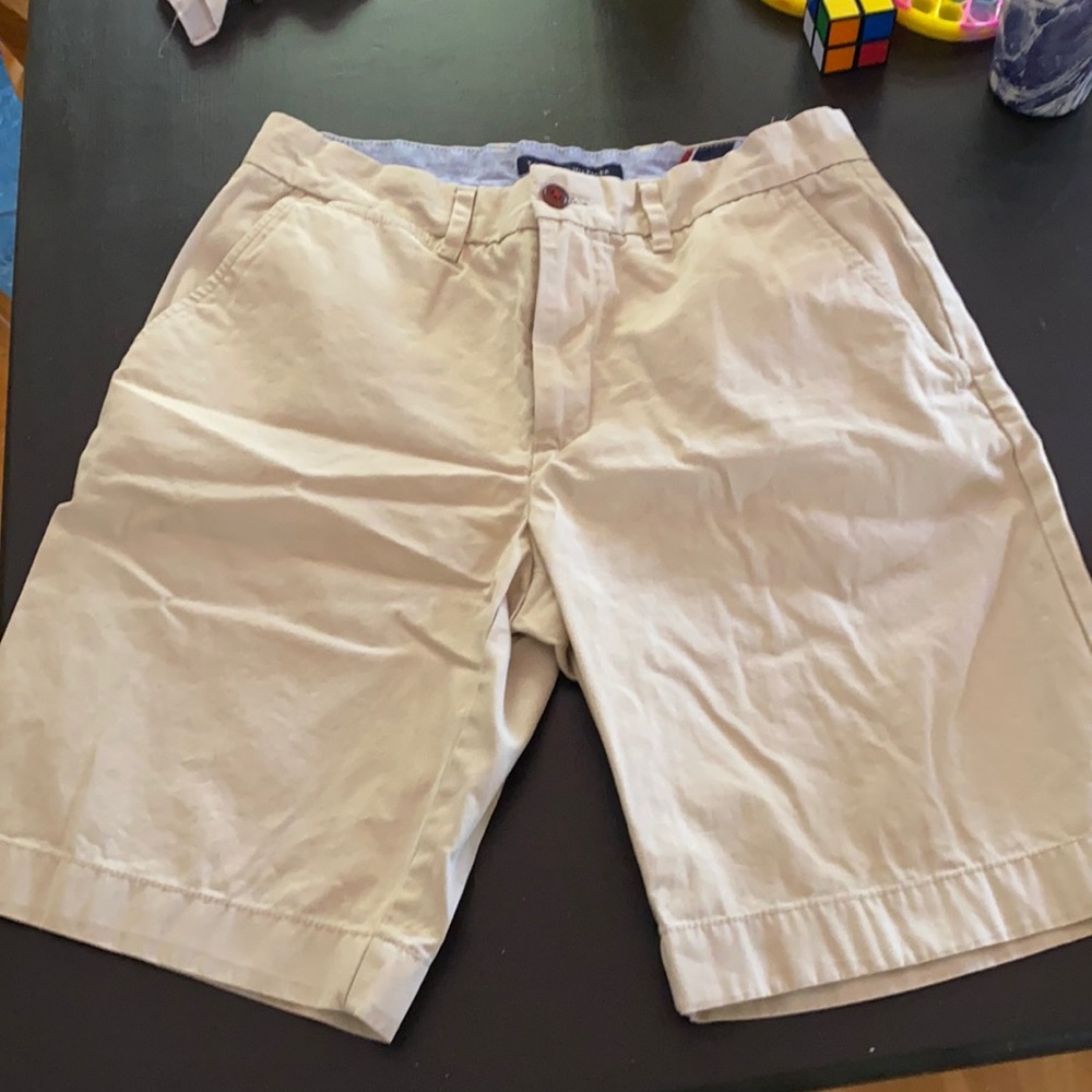 Men’s khaki shorts